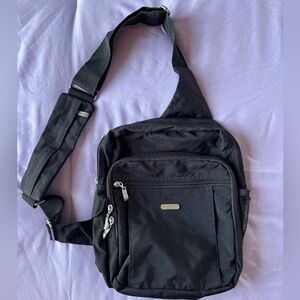 Baggallini cross-body travel bag unisex